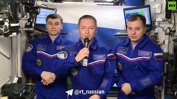 Космонавты с МКС поздравили RT с юбилеем