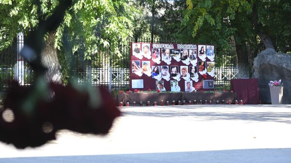 Керчане почтили память погибших в политехническом колледже в седьмую годовщину трагедии