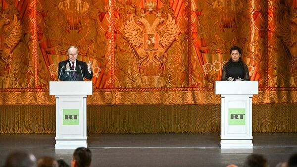 Президент РФ Владимир Путин на праздновании 20-летия международного телеканала RT 