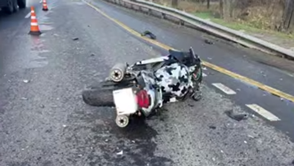 В Ростовской области мотоциклист погиб в столкновении с полуприцепом автопоезда