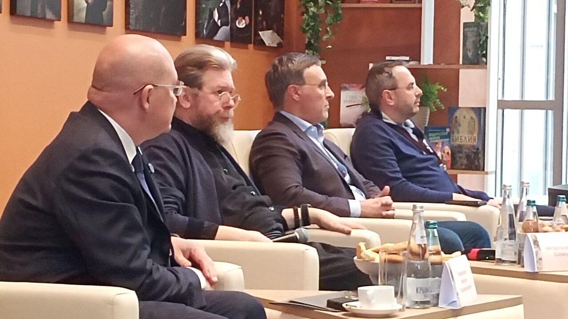 Фальков в Крыму открыл дискуссию о новой модели высшего образования в РФ - РИА Новости, 1920, 24.10.2025