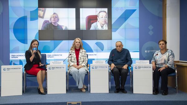 Пресс-конференция в формате видеомоста Симферополь-Геническ-Луганск Презентация книги Длинная дорога домой. Крым. Донбасс. Новороссия.