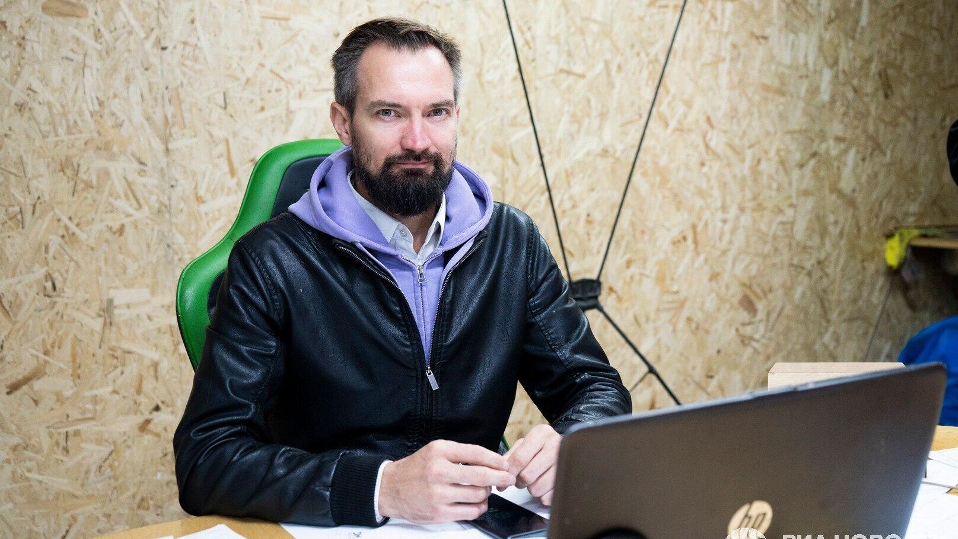 Юрист из Башкирии Дмитрий Саханьков отрыл в Крыму технопарк для ремесленников и детей - РИА Новости, 1920, 30.10.2025