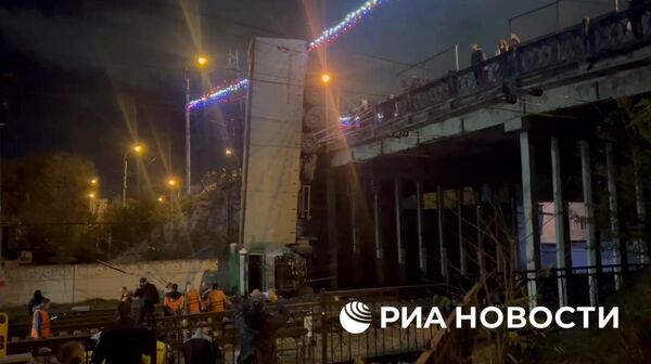 ДТП с грузовиком, упавшим с моста в Сифмерополе