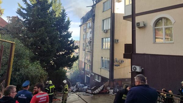 В Сочи эвакуировали 100 человек при пожаре в пятиэтажном доме
