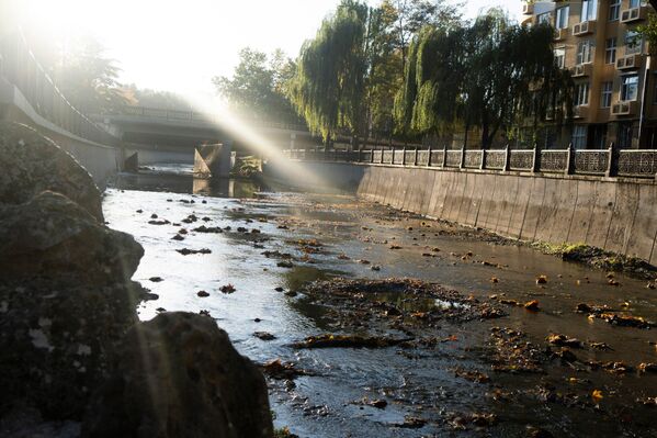 Обмелевшее русло Салгира