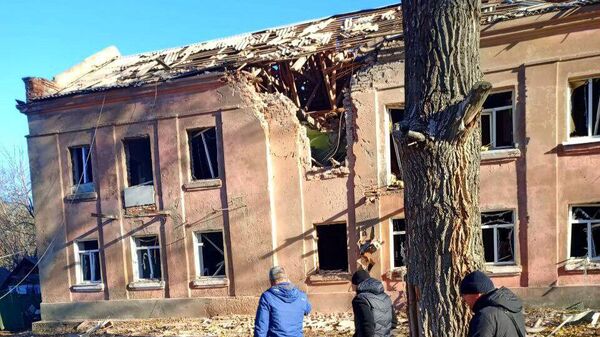 ВСУ ударили по многоквартирному жилому дому в Свердловске ЛНР ВСУ ударили по многоквартирному жилому дому в Свердловске ЛНР