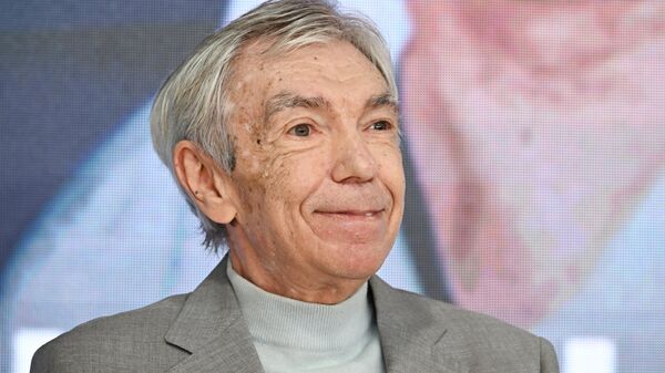 Артист, телеведущий Юрий Николаев