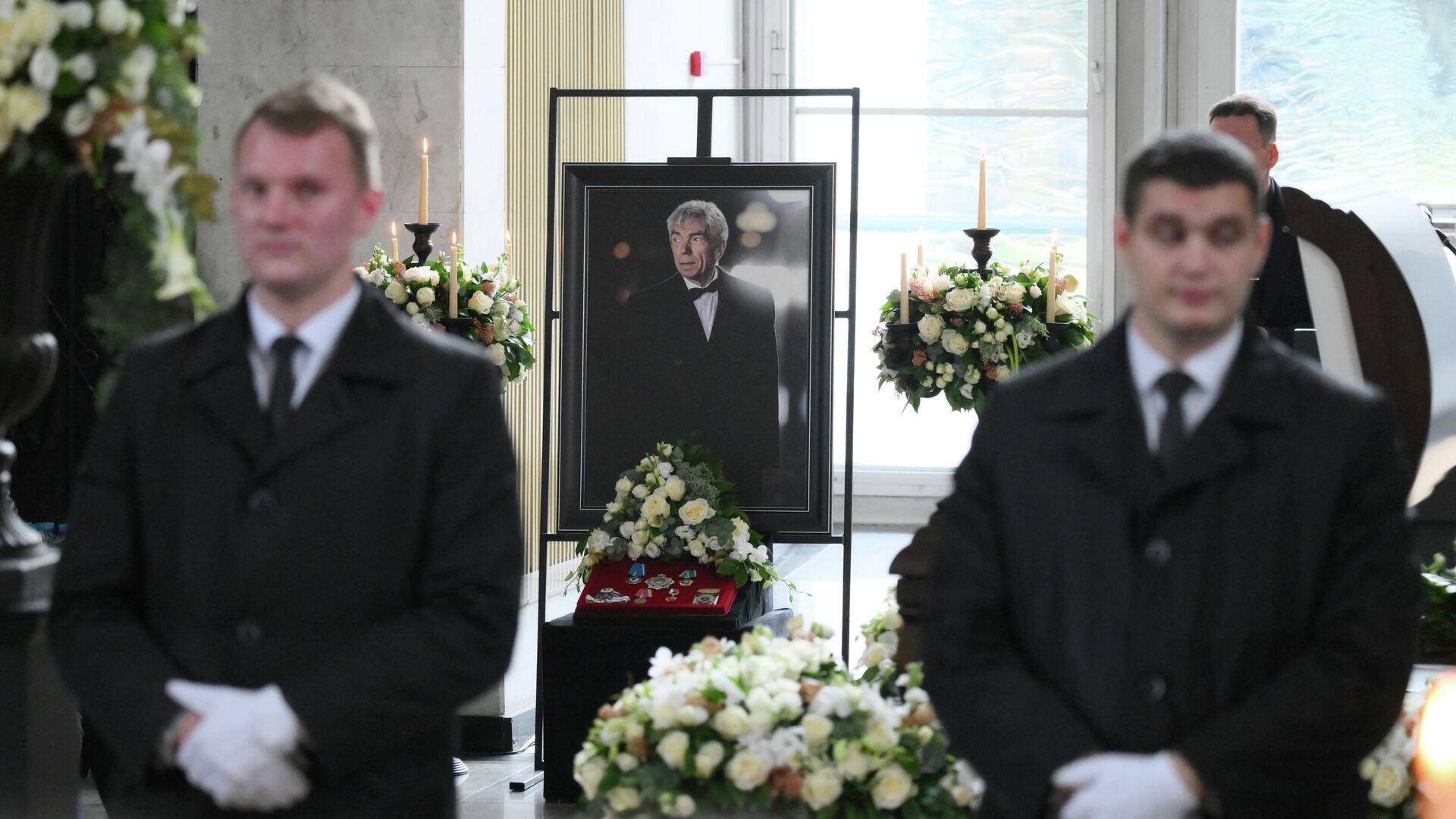 Прощание с телеведущим Юрием Николаевым - РИА Новости, 1920, 08.11.2025