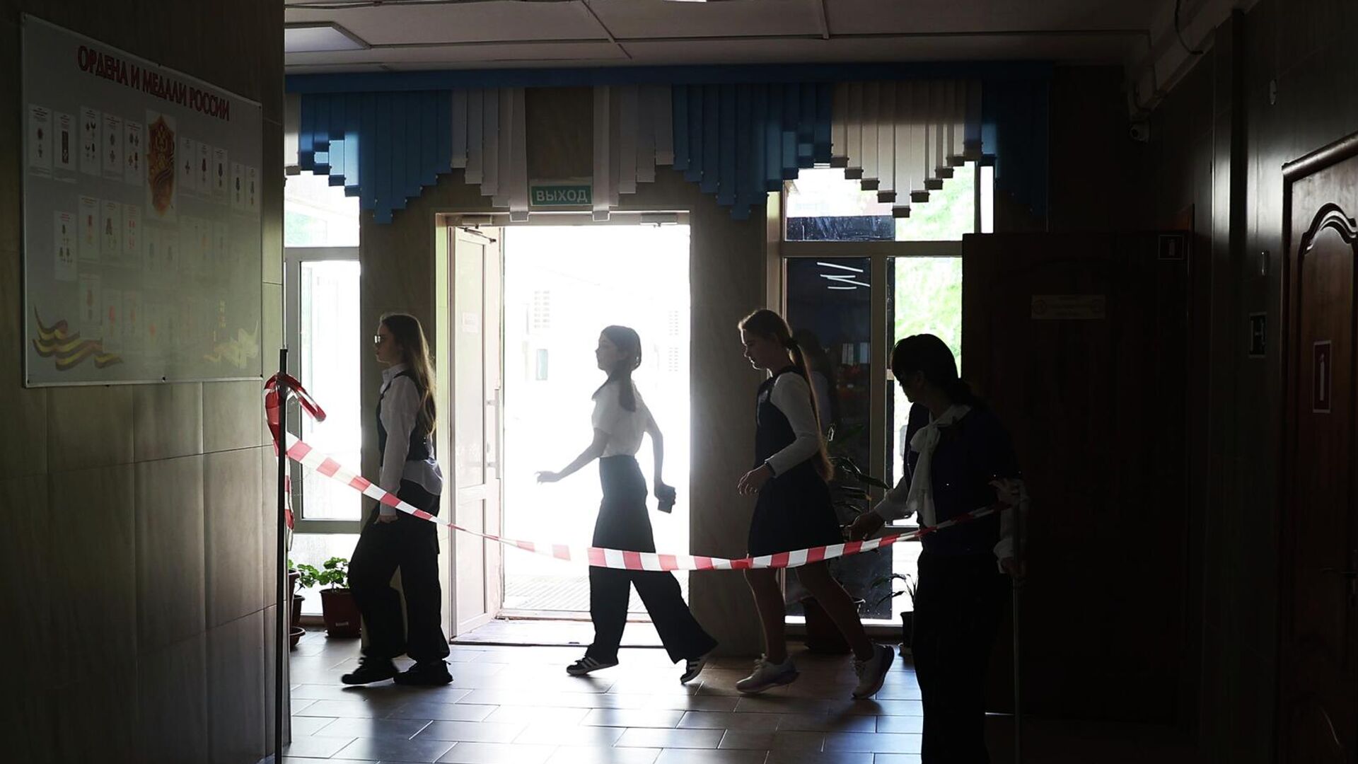 Антитеррористические учения в школе - РИА Новости, 1920, 12.11.2025