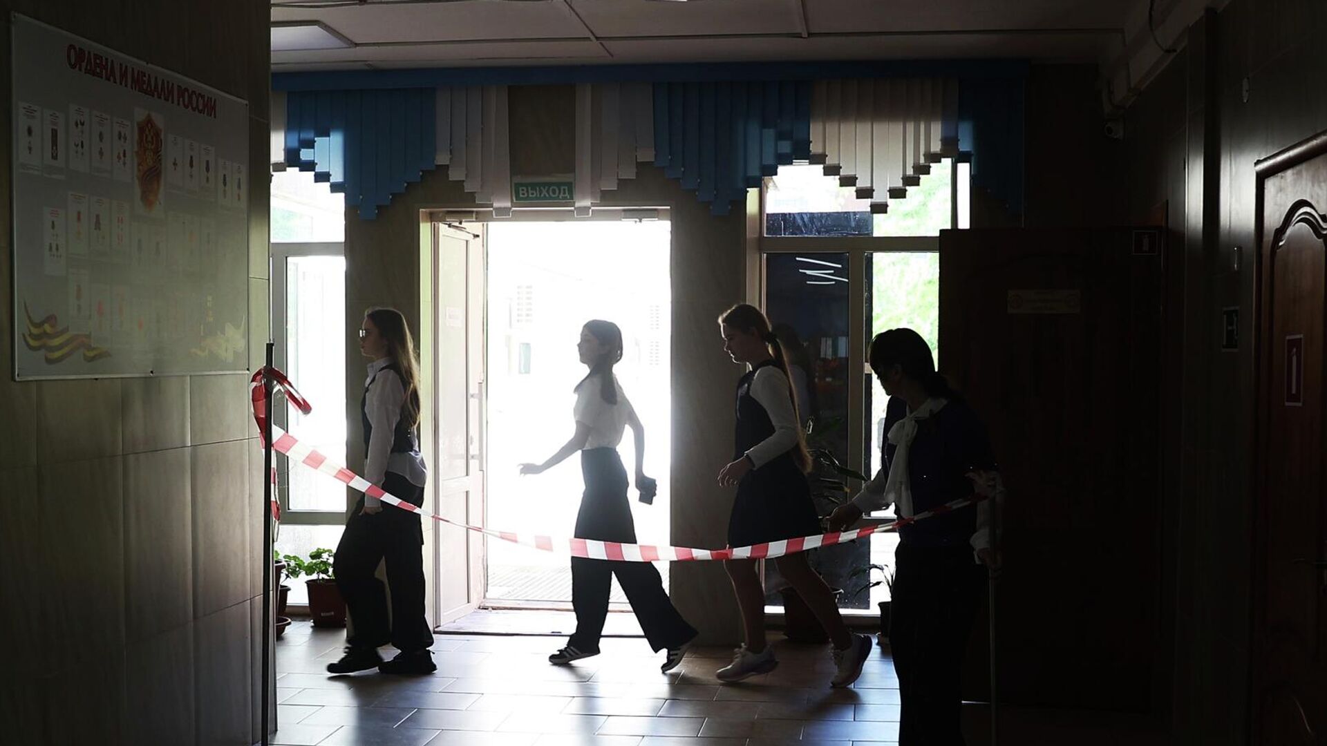 Антитеррористические учения в школе - РИА Новости, 1920, 12.11.2025