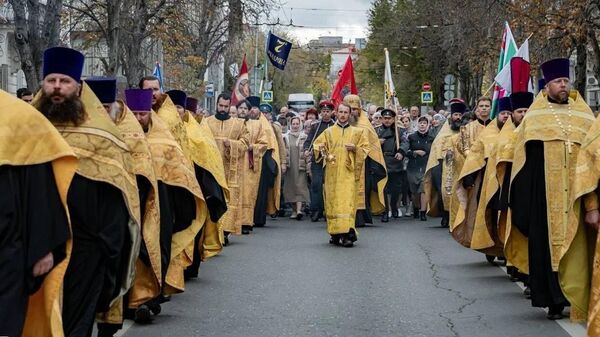 Духовенство и сотни верующих почтили память погибших в Гражданской войне