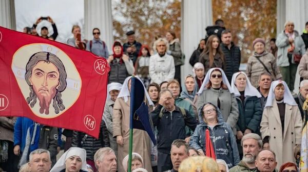 Духовенство и сотни верующих почтили память погибших в Гражданской войне