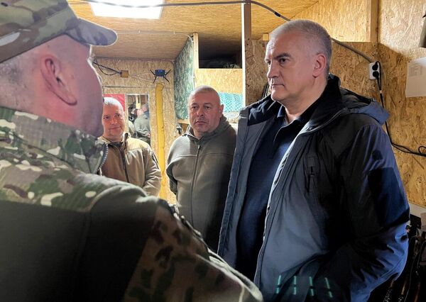 Аксенов побывал на позициях Барс-Крым за пределами полуострова Аксенов побывал на позициях Барс-Крым за пределами полуострова