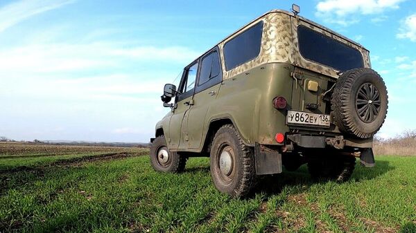 В Керчи волонтеры переоборудовали для бойцов спецоперации УАЗ 1956 года выпуска