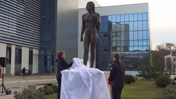 В Севастополе открыли памятник первой в СССР олимпийской чемпионке по плаванию Галине Прозуменщиковой