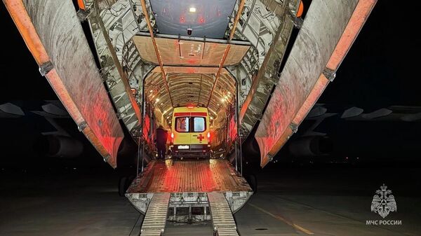 Спецборт МЧС доставил в Москву раненная при атаке на Севастополь 15-летнюю девочку