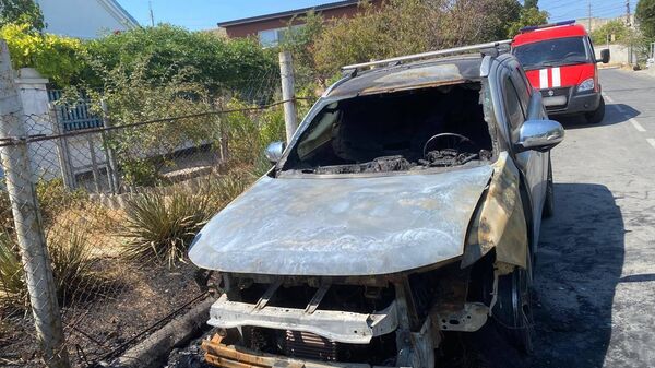 Житель Евпатории поджег чужое авто