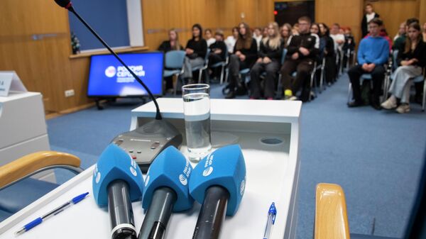 Сотрудники медиагруппы Россия сегодня в Крыму рассказали детям о закулисье журналистики