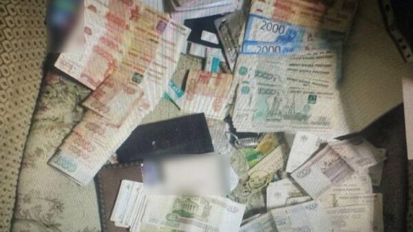 Двое мошенников задержаны в Алуште при попытке забрать посылку с крупной суммой денег