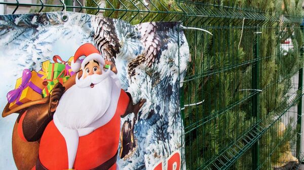 В Симферополе открылись 24 елочных базара В Симферополе открылись 24 елочных базара