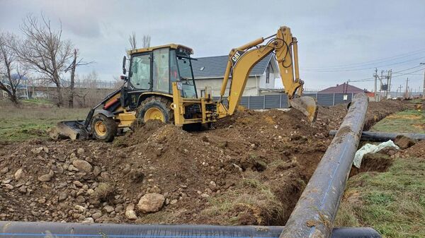 В селе Перевальное приступили к строительству нового водовода В селе Перевальное приступили к строительству нового водовода