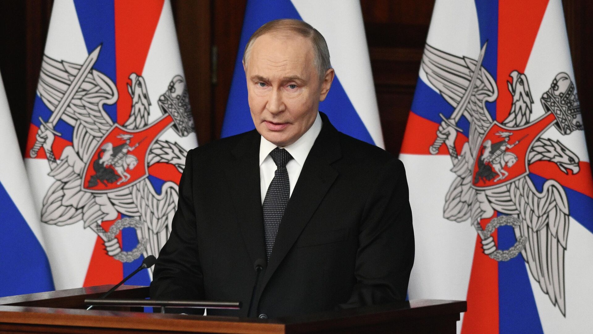 Заседание коллегии Минобороны РФ Заседание коллегии Минобороны РФ - РИА Новости, 1920, 17.12.2025