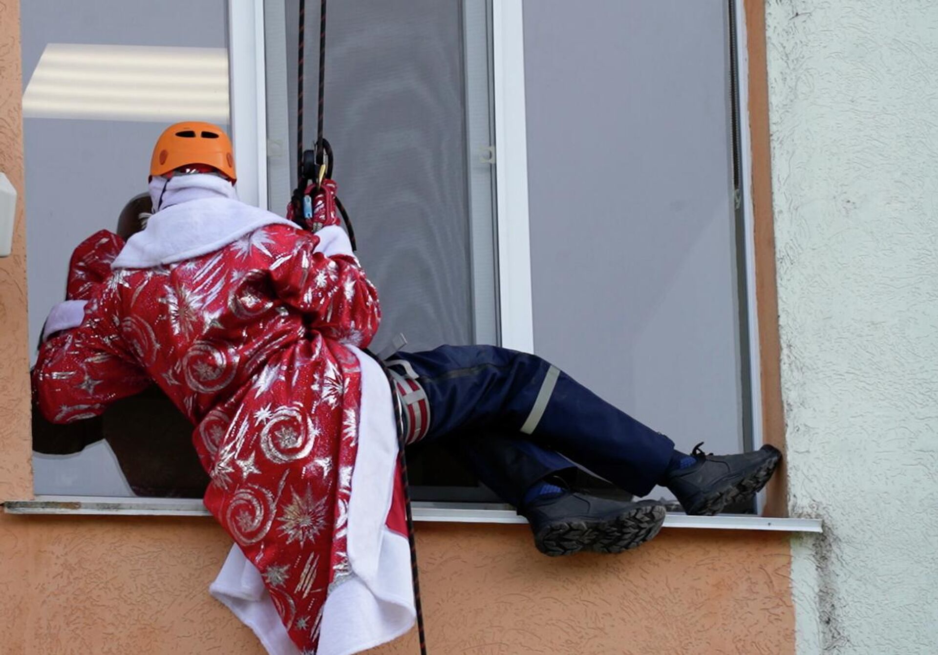 Новогодняя акция ГУ МЧС России по Республике Крым - РИА Новости, 1920, 18.12.2025