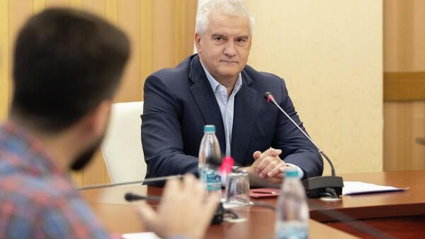 Аксенов встретился с приехавшими в Крым иностранными журналистами