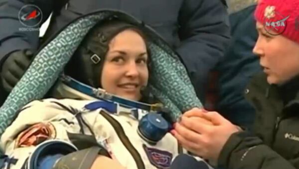 Первая российская женщина-космонавт вернулась с МКС. Кадры приземления