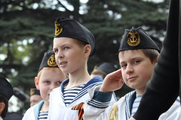 Зрители Парада победителей в Севастополе 9 мая 2014 года Зрители Парада победителей в Севастополе 9 мая 2014 года