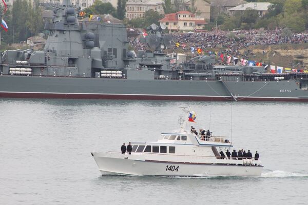 Военный парад в Севастополе 9 мая 2014 года Военный парад в Севастополе 9 мая 2014 года