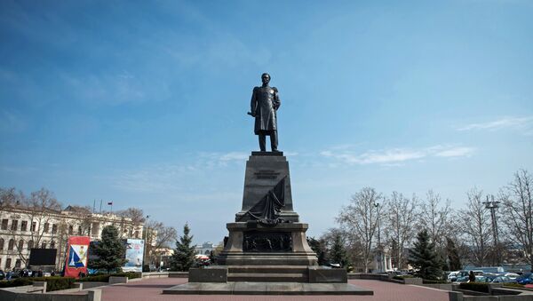 Памятник адмиралу Павлу Нахимову на площади Нахимова в городе Севастополе. Архивное фото