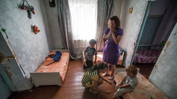 Семья беженцев из Луганской области