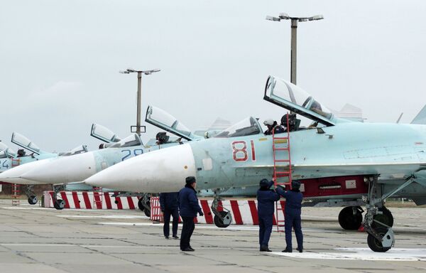 Самолеты Су-27 СМ, прибывшие в расположение 62-го истребительного авиаполка 27-й смешанной авиадивизии ВВС России, базирующийся на аэродроме Бельбек под Севастополем Самолеты Су-27 СМ, прибывшие в расположение 62-го истребительного авиаполка 27-й смешанной авиадивизии ВВС России, базирующийся на аэродроме Бельбек под Севастополем