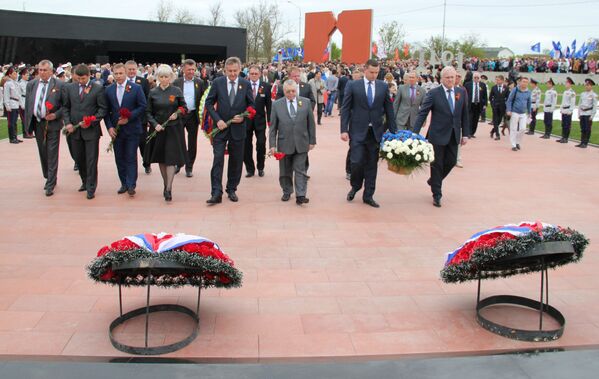 Открытие мемориала жертвам фашистской оккупации Крыма