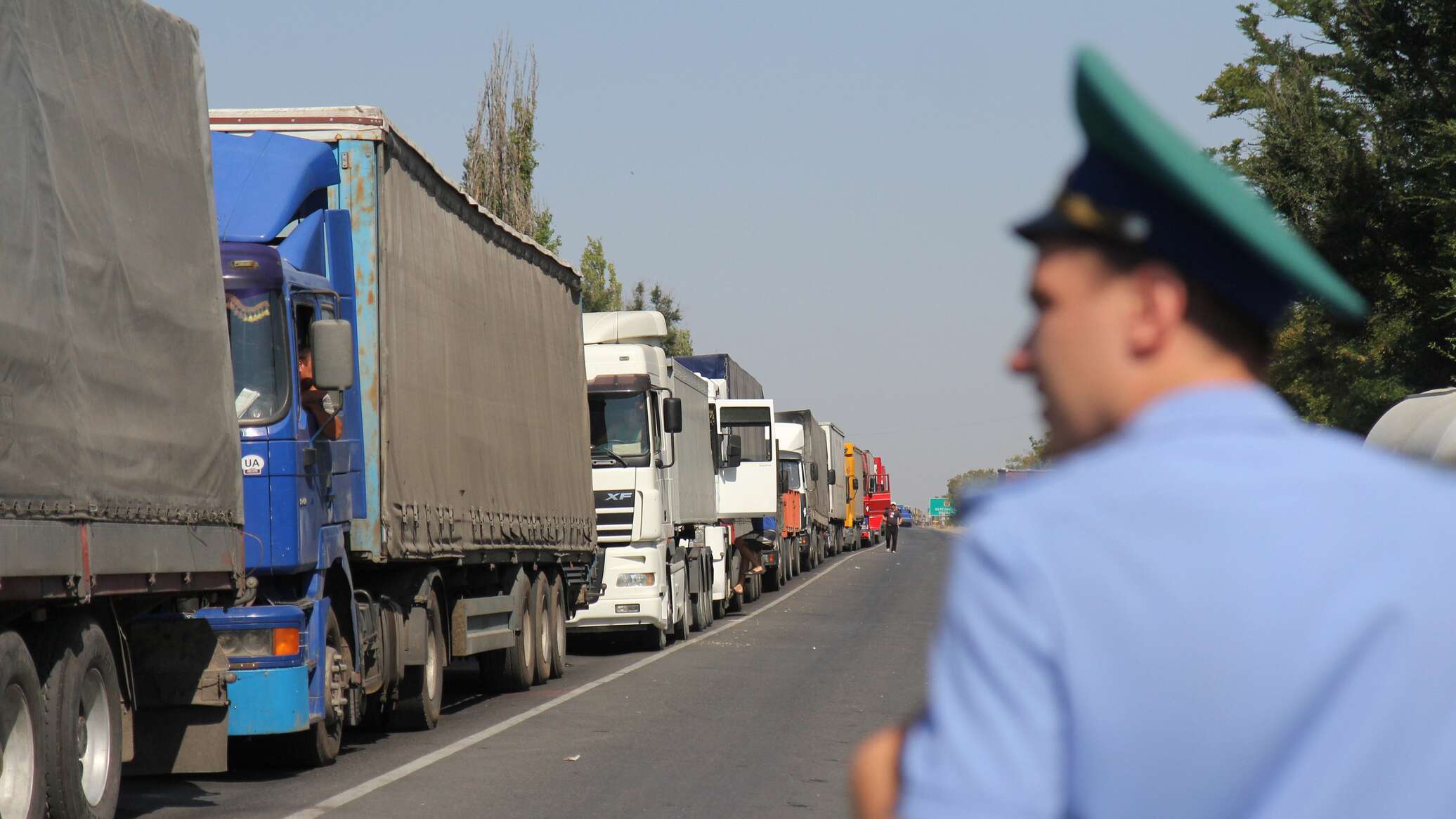 Досмотр авто на выезде из Крыма в новые регионы могут отменить – Аксенов -  РИА Новости Крым, 04.04.2023