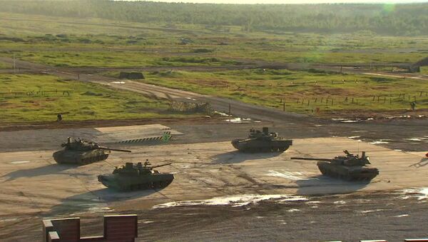 Вальсирующие танки и высший пилотаж от Русских Витязей на форуме Армия-2015