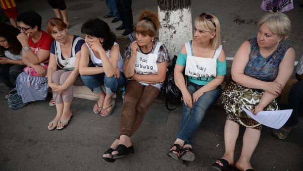 Акция протеста против повышения тарифов на электроэнергию в Армении