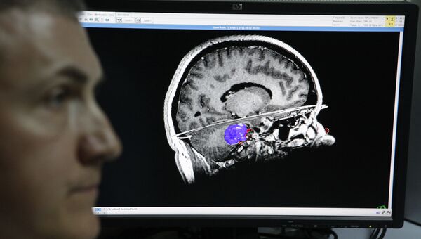 Операция с примением установки Гамма-нож для лечения опухоли головного мозга