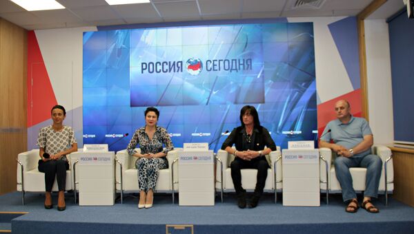 Пресс-конференция в МИА Россия сегодня в Крыму рок-музыканта Джо Линна ТЕРНЕРА
