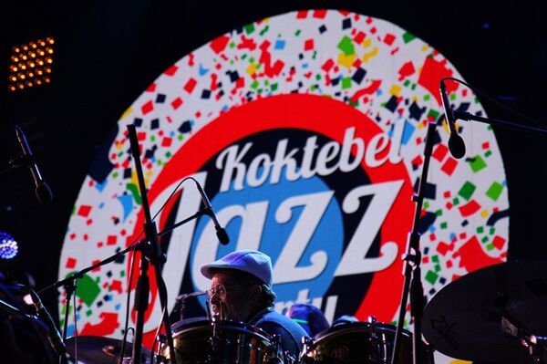 Второй вечер Koktebel Jazz Party. Концерт. Перкуссионист Джованни Идальго (Куба) Второй вечер Koktebel Jazz Party. Концерт. Перкуссионист Джованни Идальго (Куба)