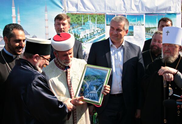 Крымчанам презентовали проект главной мечети Республики