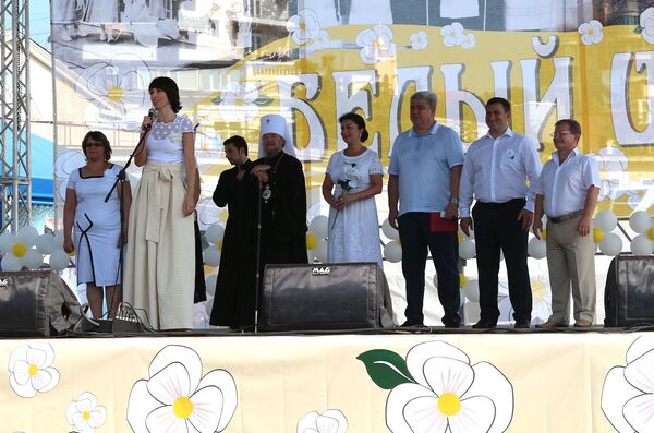 Благотворительная акция Белый цветок в Ялте