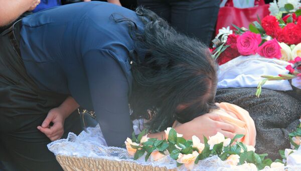 Прощание с расстрелянными медиками в Симферополе