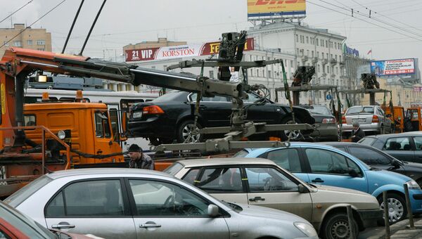 Эвакуация автомобилей на Зубовском бульваре