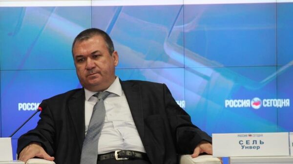 Лидер сообщества крымских татар в Анкаре Унвер Сель