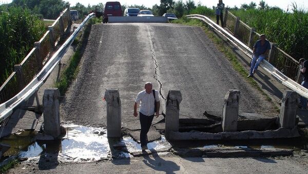 22 мая 2015 года. В Джанкойском районе рухнул мост через речку Победная