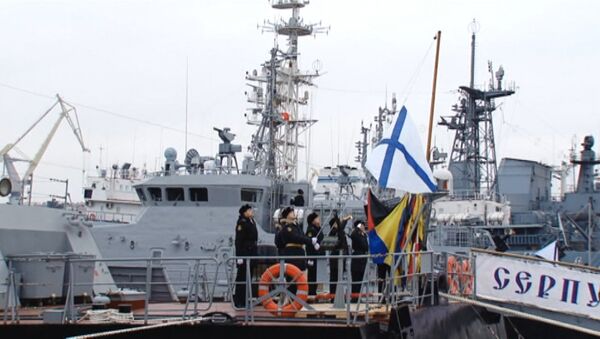 Моряки подняли флаги на новых кораблях ЧФ Серпухов и Зеленый Дол