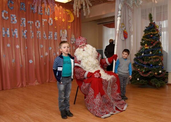 Дед Мороз посетил Центр социальной поддержки семей, детей и молодежи в пос. Гвардейское
